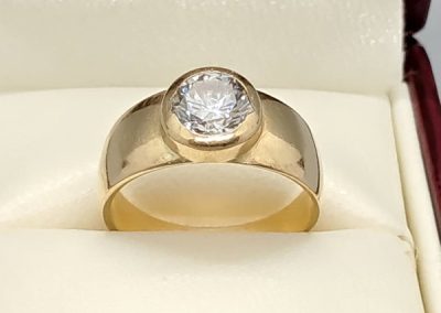 18ct gold and diamond ring