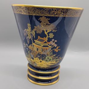 Carltonware  Mikado vase.( Chinoiserie pattern England)
