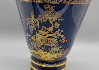 Carltonware Mikado vase.( Chinoiserie pattern England)