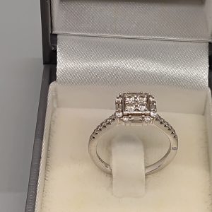 14ct White Gold and Diamond Cluster Ring