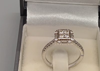 14ct White Gold and Diamond Cluster Ring