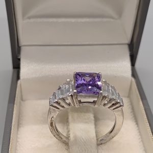 Sterling silver 925, simulated amethyst and cubic zirconia ring