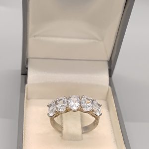 Sterling silver 925 and cubic zirconia 5 stone ring