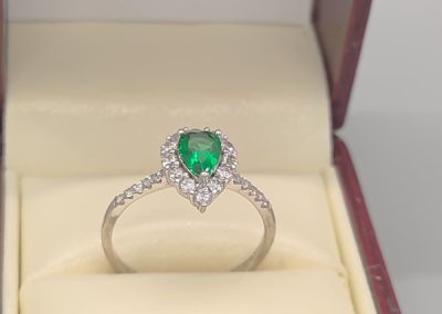 Sterling silver 925, simulated emerald and cubic zirconia ring
