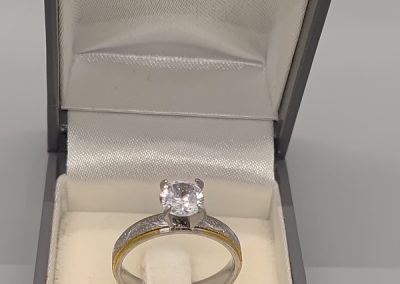 Sterling silver 925 and solitaire cubic zirconia ring
