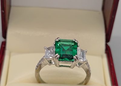 Sterling silver 925, simulated emerald and cubic zirconia ring